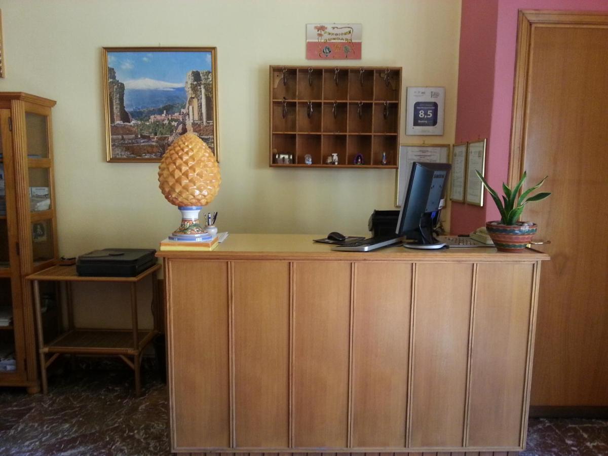 Hotel Pensione Cundari Таормина Экстерьер фото